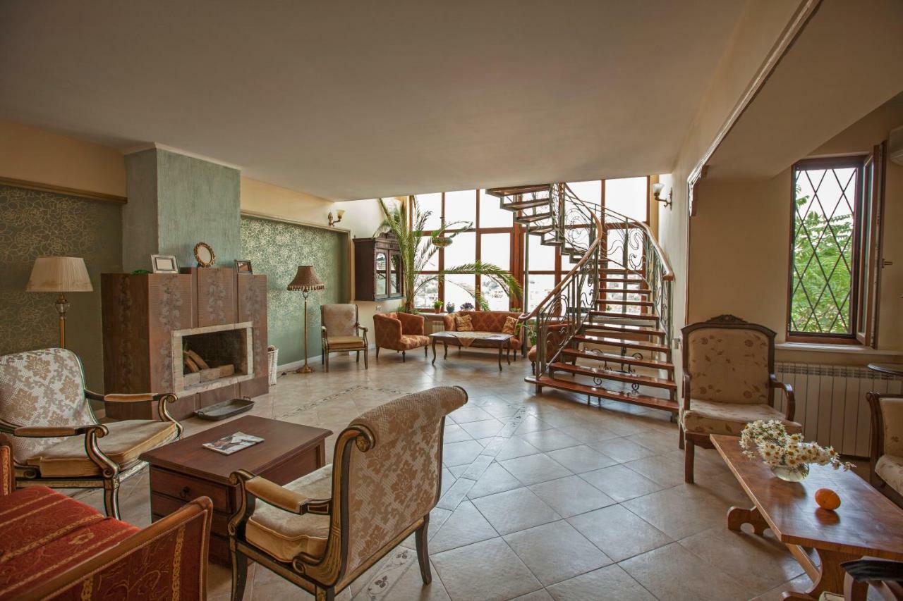 Caravan Villa Tbilissi Extérieur photo